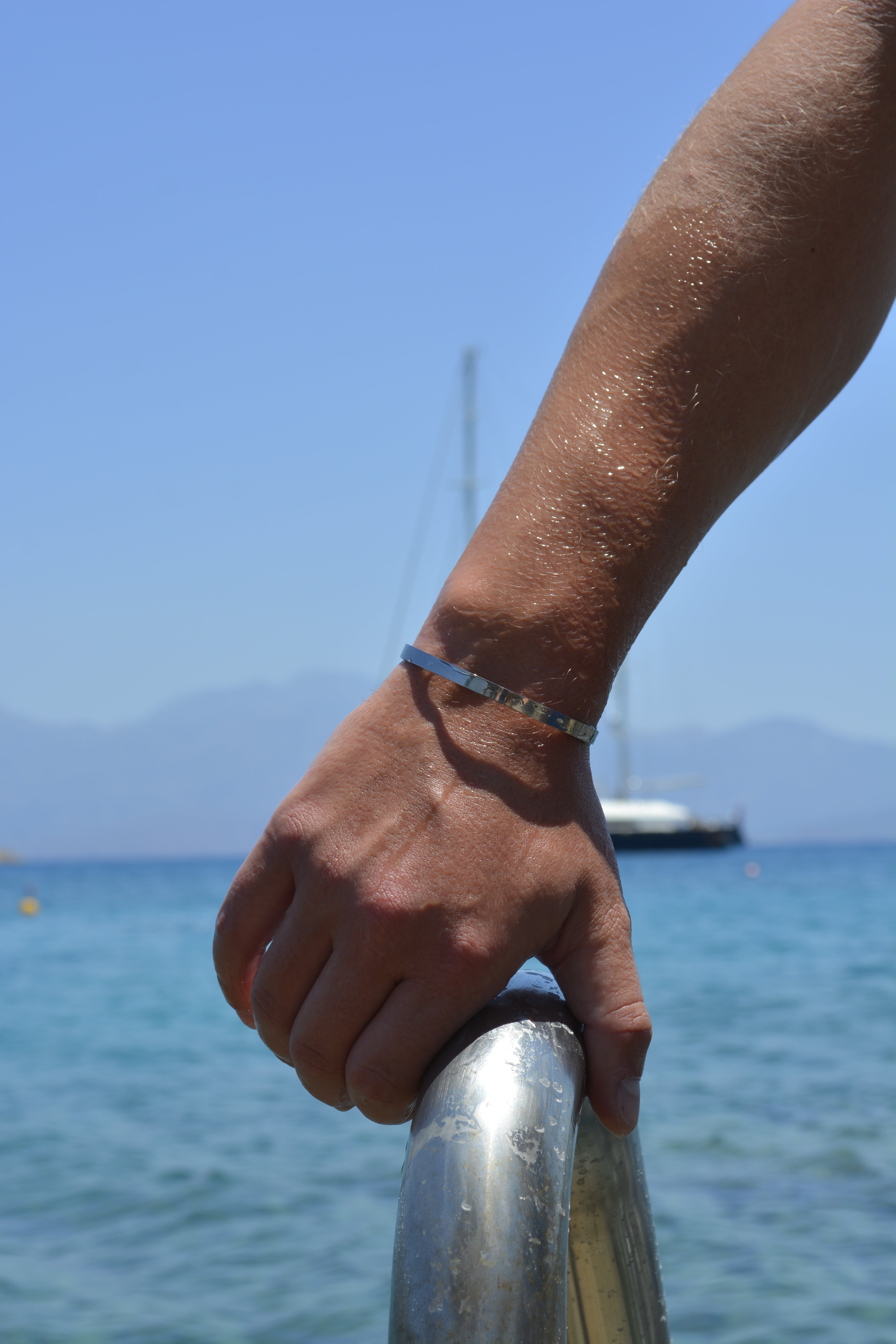 MINIMAL ADJUSTABLE CUFF