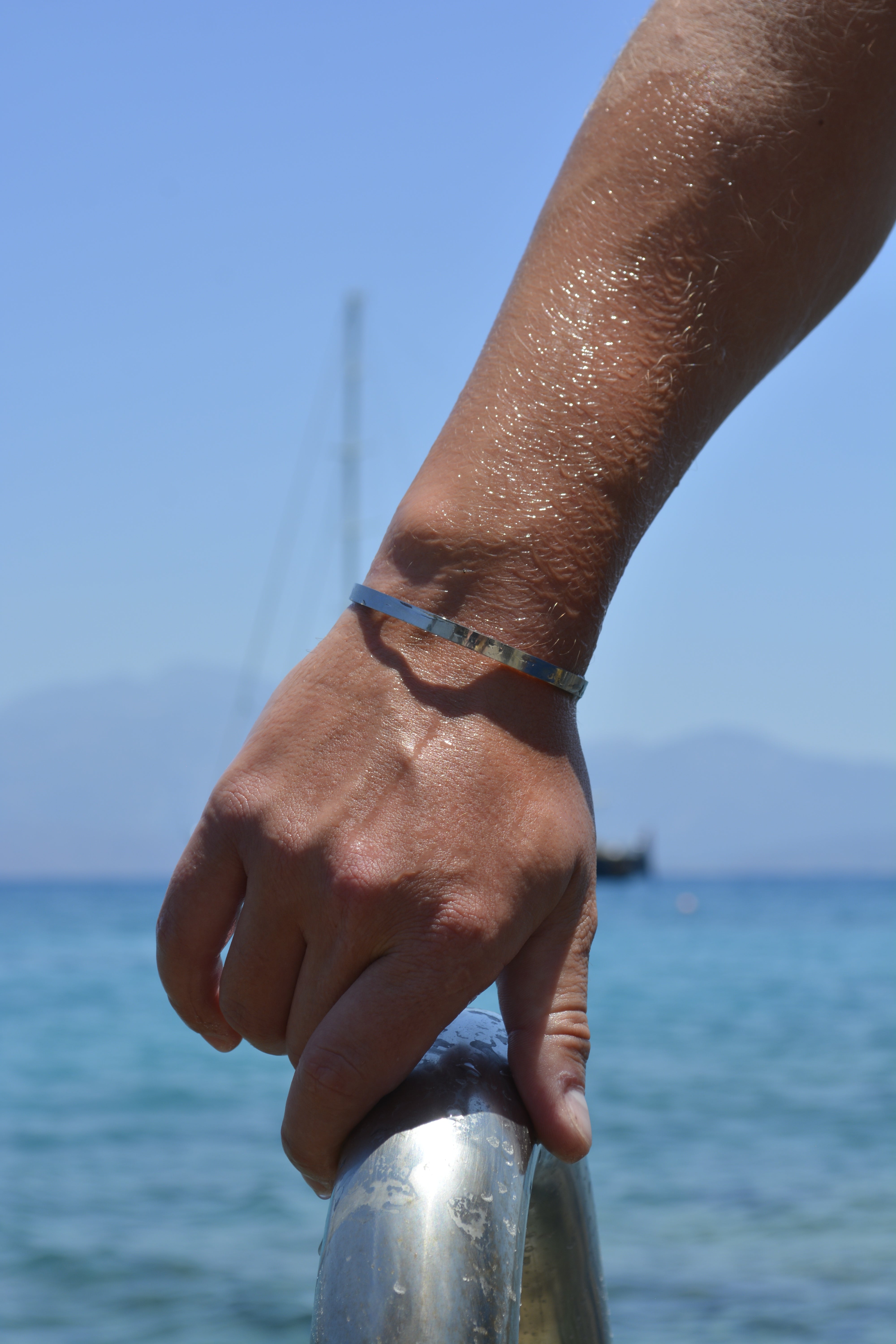 MINIMAL ADJUSTABLE CUFF